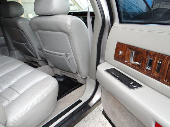 1994 Cadillac Fleetwood II, серебристый - вид 4