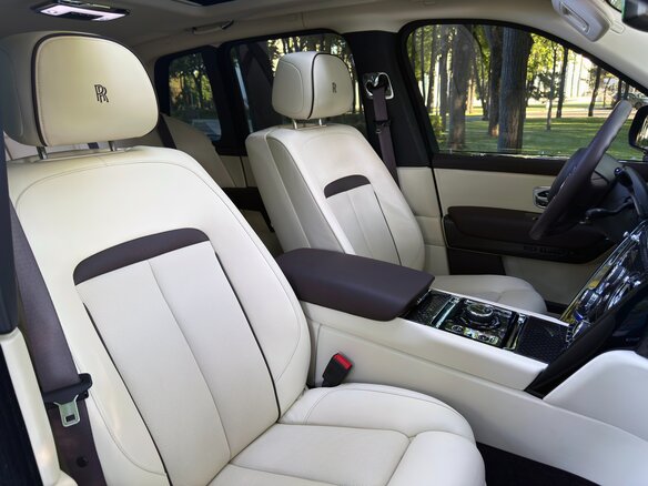 2018 Rolls-Royce Cullinan I (Series I), фиолетовый, 28900000 рублей - вид 30