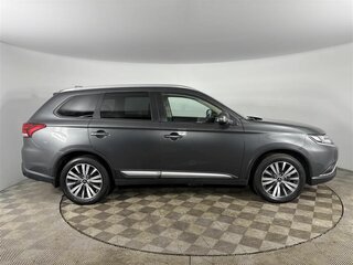2021 Mitsubishi Outlander III Рестайлинг 3, серый, 2420000 рублей, вид 4