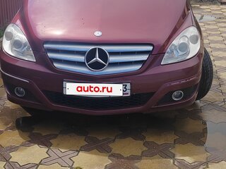 2011 Mercedes-Benz B-Класс 180 I (W245) Рестайлинг, красный, 700000 рублей, вид 1