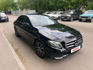 2017 Mercedes-Benz E-Класс 200 V (W213, S213, C238), чёрный, 2490000 рублей, вид 1
