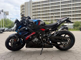 2022 BMW M 1000 R, чёрный, 2000000 рублей, вид 2