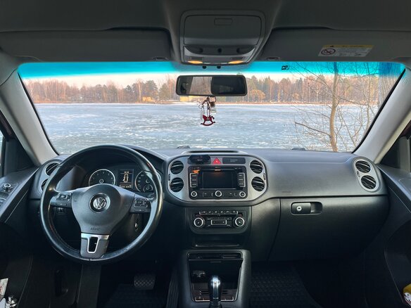 2010 Volkswagen Tiguan I, красный, 960000 рублей - вид 4
