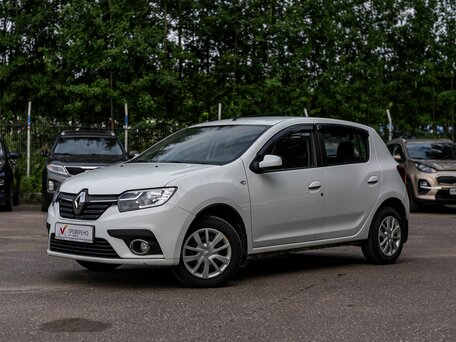 2018 Renault Sandero II Рестайлинг, белый, 860000 рублей, вид 1