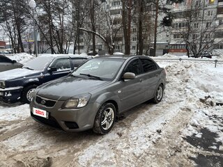 2011 Kia Rio II Рестайлинг, серебристый, 530000 рублей, вид 1