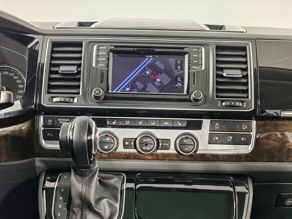 2018 Volkswagen Multivan T6, серебристый - вид 14