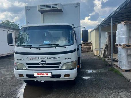 2011 Hino Series 300 (Dutro), белый, 1890000 рублей, вид 1