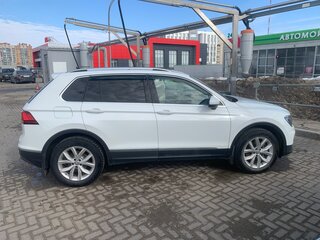2017 Volkswagen Tiguan II, белый, 2500000 рублей, вид 4