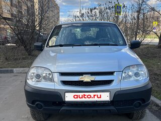 2016 Chevrolet Niva I Рестайлинг, серебристый, 700000 рублей, вид 1