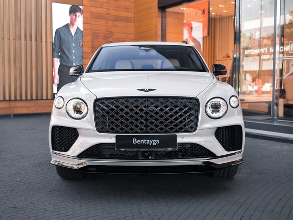 2026 Bentley Bentayga I Рестайлинг, серый, 45900000 рублей - вид 2