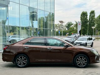 2018 Toyota Camry VII (XV50) Рестайлинг 2, коричневый, 2210000 рублей, вид 4