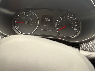 2022 Dacia Logan III Рестайлинг, серебристый, 1580000 рублей, вид 4