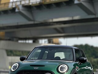 2020 Mini Hatch JCW III (F55/F56) Рестайлинг, зелёный, 2915000 рублей, вид 2