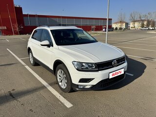 2017 Volkswagen Tiguan II, белый, 2200000 рублей, вид 4