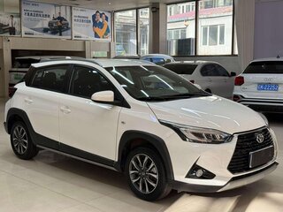 2022 Toyota Yaris L X XP150 Рестайлинг, белый, 970000 рублей, вид 4