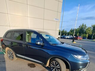 2019 Mitsubishi Outlander III Рестайлинг 3, синий, 1890000 рублей, вид 3