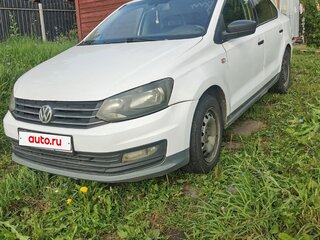 2018 Volkswagen Polo V Рестайлинг, белый, 475000 рублей, вид 1