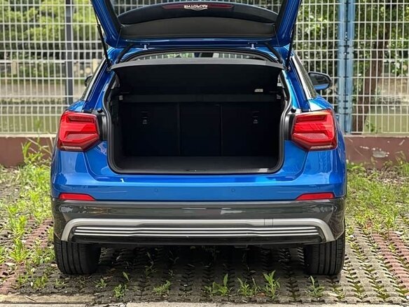 2019 Audi Q2 L e-tron I, синий, 1470000 рублей - вид 12