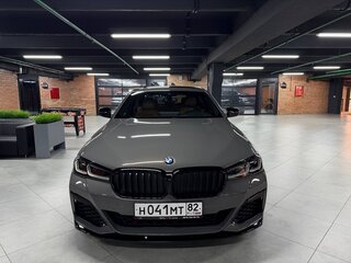 2021 BMW 5 серии 540i xDrive VII (G30/G31/G38) Рестайлинг, серый, 6750000 рублей, вид 2