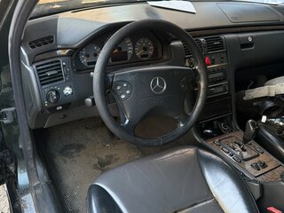 2001 Mercedes-Benz E-Класс 280 II (W210, S210) Рестайлинг, чёрный, 270000 рублей, вид 2