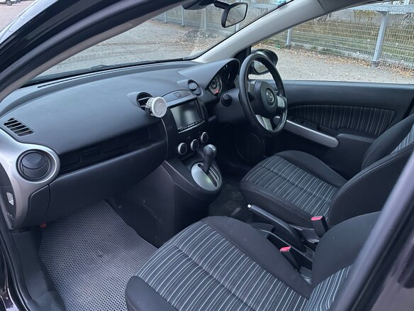 2009 Mazda Demio III (DE), фиолетовый, 620000 рублей - вид 5