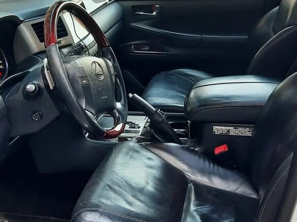 2013 Lexus LX 570 III Рестайлинг, серебристый, 4059000 рублей - вид 2