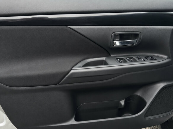 2019 Mitsubishi Outlander III Рестайлинг 3, серебристый, 1920000 рублей - вид 11