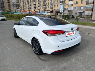 2018 Kia Cerato III Рестайлинг (Classic), белый, 1100000 рублей, вид 5