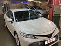 2019 Toyota Camry VIII (XV70), белый, 3000000 рублей