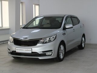 2017 Kia Rio III Рестайлинг, серебристый, 1099900 рублей, вид 3