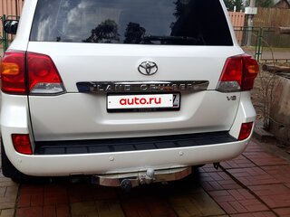2014 Toyota Land Cruiser 200 Series Рестайлинг 1, белый, 3699000 рублей, вид 3