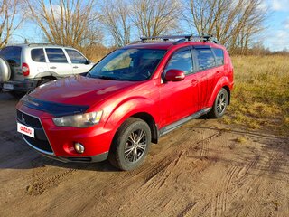 2011 Mitsubishi Outlander II Рестайлинг, красный, 930000 рублей, вид 2