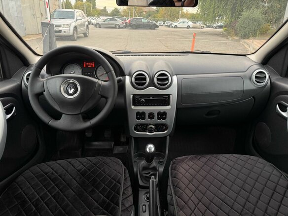 2011 Renault Logan I Рестайлинг, бежевый, 525000 рублей - вид 15
