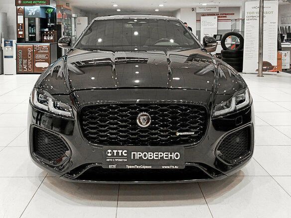 2023 Jaguar XF II Рестайлинг, чёрный, 4680000 рублей - вид 1