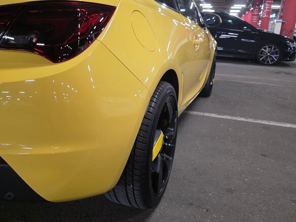2013 Opel Astra GTC J Рестайлинг, жёлтый, 1070000 рублей - вид 18