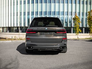 2026 BMW X7 40d I (G07) Рестайлинг, серый, 18190000 рублей, вид 5