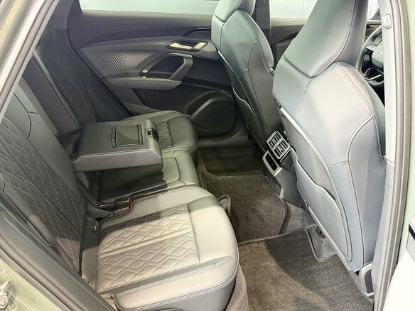 2026 Audi Q5 L III (GU), коричневый, 6707000 рублей - вид 12