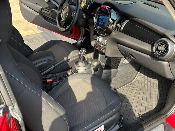 2019 Mini Hatch Cooper III (F55/F56) Рестайлинг, красный, 1800000 рублей - вид 8