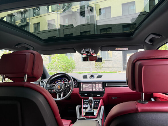 2021 Porsche Cayenne III, чёрный, 10990000 рублей - вид 2