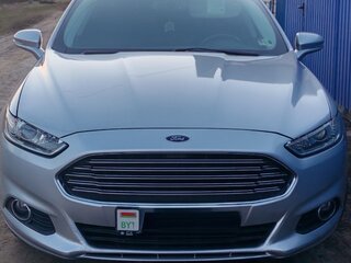 2015 Ford Fusion (North America) II, серебристый, 1600000 рублей, вид 1