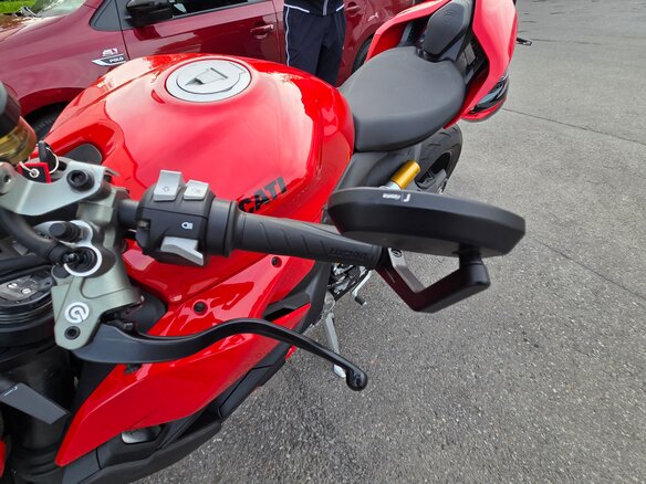 2023 Ducati Streetfighter V2, красный, 1980000 рублей - вид 16