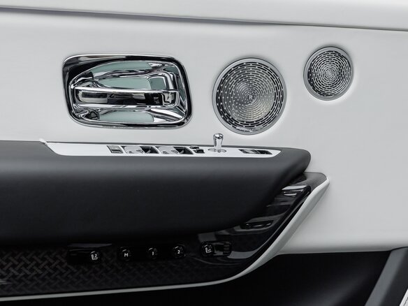 2026 Rolls-Royce Cullinan Black Badge I Рестайлинг (Series II), чёрный, 73670000 рублей - вид 20