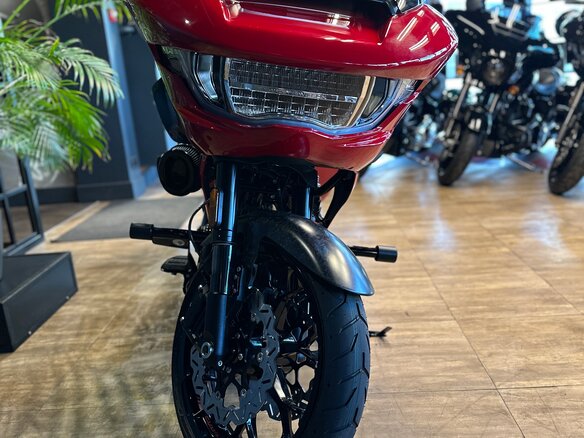 2025 Harley-Davidson CVO Road Glide ST, красный, 6350000 рублей - вид 11