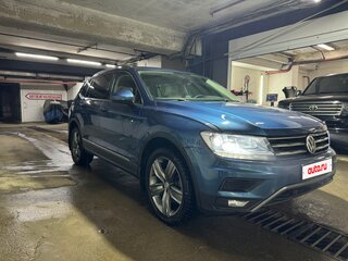 2020 Volkswagen Tiguan Allspace II, синий, 2900000 рублей, вид 2