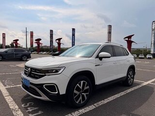 2023 Volkswagen Tayron I Рестайлинг, белый, 1745000 рублей, вид 1