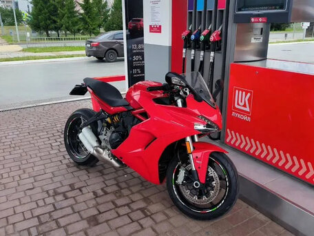2017 Ducati Supersport, красный, 780000 рублей, вид 1