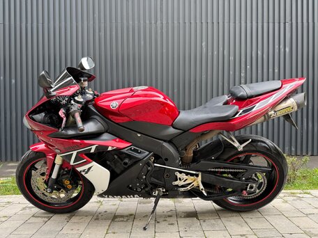 2005 Yamaha YZF-R1, красный, 575000 рублей, вид 1