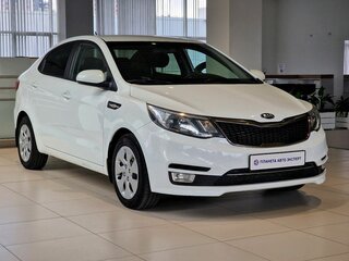 2017 Kia Rio III Рестайлинг, белый, 1020000 рублей, вид 4