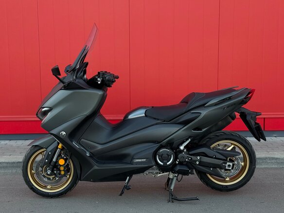 2020 Yamaha TMAX, чёрный, 680000 рублей