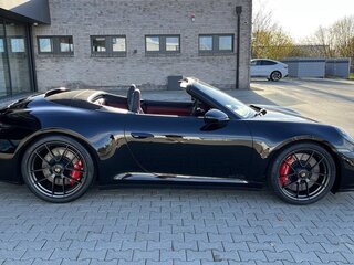 2025 Porsche 911 Carrera 4 GTS VIII (992) Рестайлинг, чёрный, 29900000 рублей, вид 5